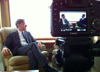 Avoiding bias during election coverage Image by Adam Lisagor released via Creative Commons CC BY-NC-SA 2.0