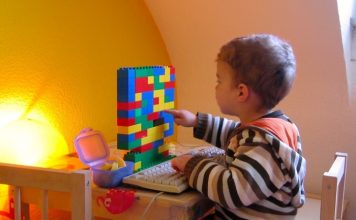 Social media in news production Image by depone released via Creative Commons CC BY-NC-SA 2.0