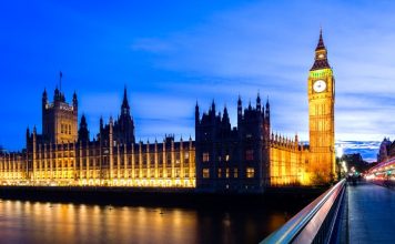 Parliamentary reporting for beginners Image by melfoody released via Creative Commons CC BY-NC-ND 2.00