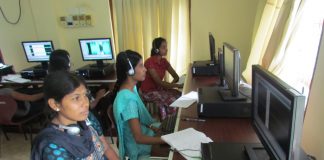 Writing a radio news script Image by David Brewer released under Creative Commons