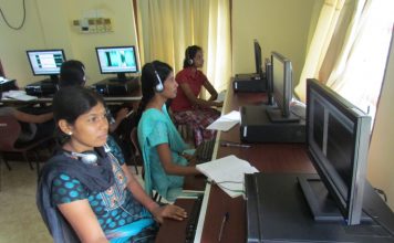 How to write a radio news script Image by David Brewer released under Creative Commons