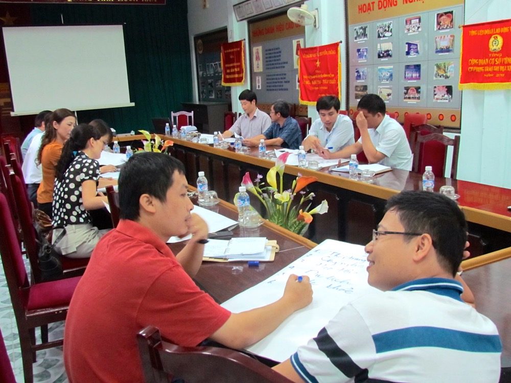 Senior journalists at NTV in Vinh, Nghệ An. Image by David Brewer released via Creative Commons.