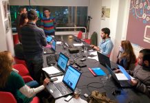 Setting online news priorities Slide by David Brewer released via Creative Commons BY-NC-SA 4.0.