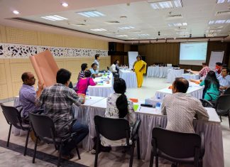 Evaluating the impact of training Training in Dhaka, Bangladesh. Image shared via Creative Commons