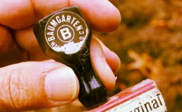 Attribution and plagiarism Image by woodleywonderworks released under Creative Commons