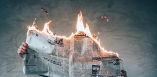 Fake news and trust chains Photo by Elijah O'Donnell on Unsplash