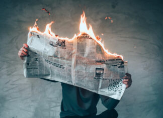 Fake news and trust chains Photo by Elijah O'Donnell on Unsplash