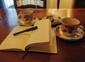 Returning favours – scenario Tea and biscuits - image by Media Helping Media released via Creative Commons BY-NC-SA 4.0