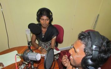Community radio running order Community radio training in Jaffna, Sri Lanka. Image by David Brewer of MHM