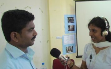 Introduction to interviews Interview training for radio journalism students in Jaffna, Sri Lanka, image by David Brewer of Media Helping Media